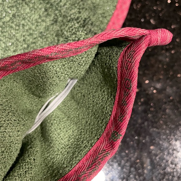 Fruit and Vegetable Mit - 45% Recycled Materials - NEW - Green/Pom Trim - Picture 4 of 9